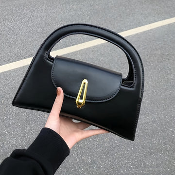 Chic Black Handbag with Golden-Tone Clasp & Chain Strap - Vintage French Design Crossbody Bag for Women, Compact and Stylish for Everyday Use, Crossbody Purse
