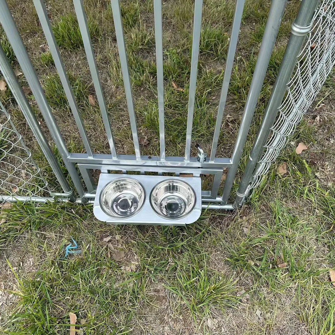 High Quality Sustainable Metal Dog Kennels Durable Iron Dog House With Waterproof Cloth Eco-Friendly and Long-Lasting