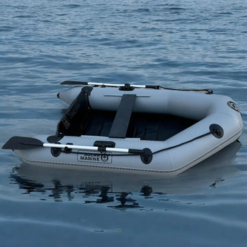 Solarmarine 2-Person Rowboat 0.7 mm PVC Inflatable Speed Dinghy Kayak Canoe Lightweight Assault Fishing Boat for Drifting No