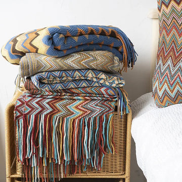Ethnic Style Knitted Blanket and Pillow Set Wholesale Decorative Striped Cushion and Throw
