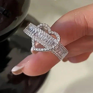 Huitan Unique Irregular Heart Designed Finger Rings for Women Bling Bling Cubic Zirconia Accessories Wedding Attractive Jewelry