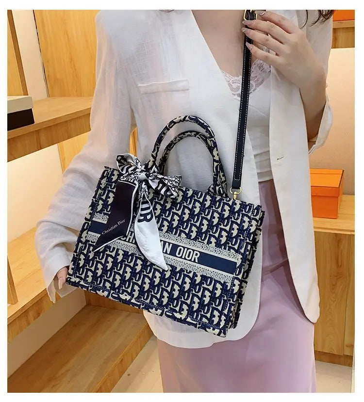 2025 New Design Printed Canvas Large Capacity Tote Bag Fashionally Sophisticated Retro Handbag Luxury Designer Shoulder Bag