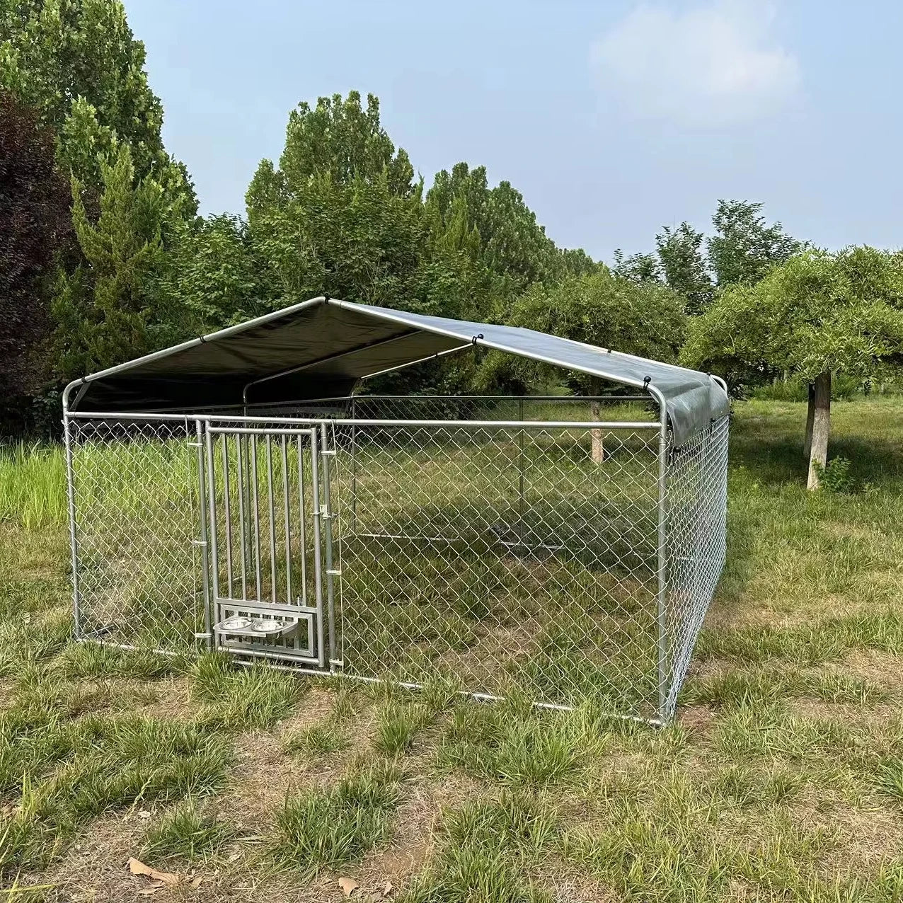 High Quality Sustainable Metal Dog Kennels Durable Iron Dog House With Waterproof Cloth Eco-Friendly and Long-Lasting