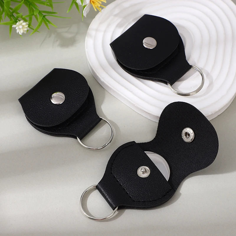 1PC Guitar Pick Bag PU Leather High Quality Pick Storage Black Brown 2 Colors Available Picks Holder Bags Guitar Accessories ZYF