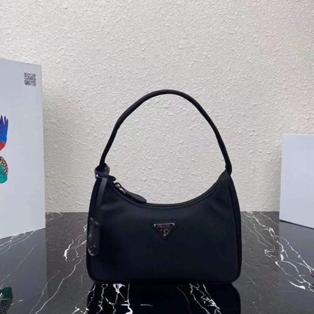 2025 New Light Luxury Waterproof Nylon Bag, High-end And Niche Collection Handbag, Tote Bag, Women's Dinner Bag