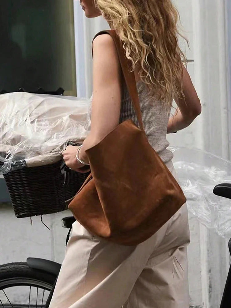 2025 New Retro Bag Brown Large Capacity Shoulder Bag, Underarm Bag, Crossbody Bag Fashion and Leisure Daily Commuter Women's Bag