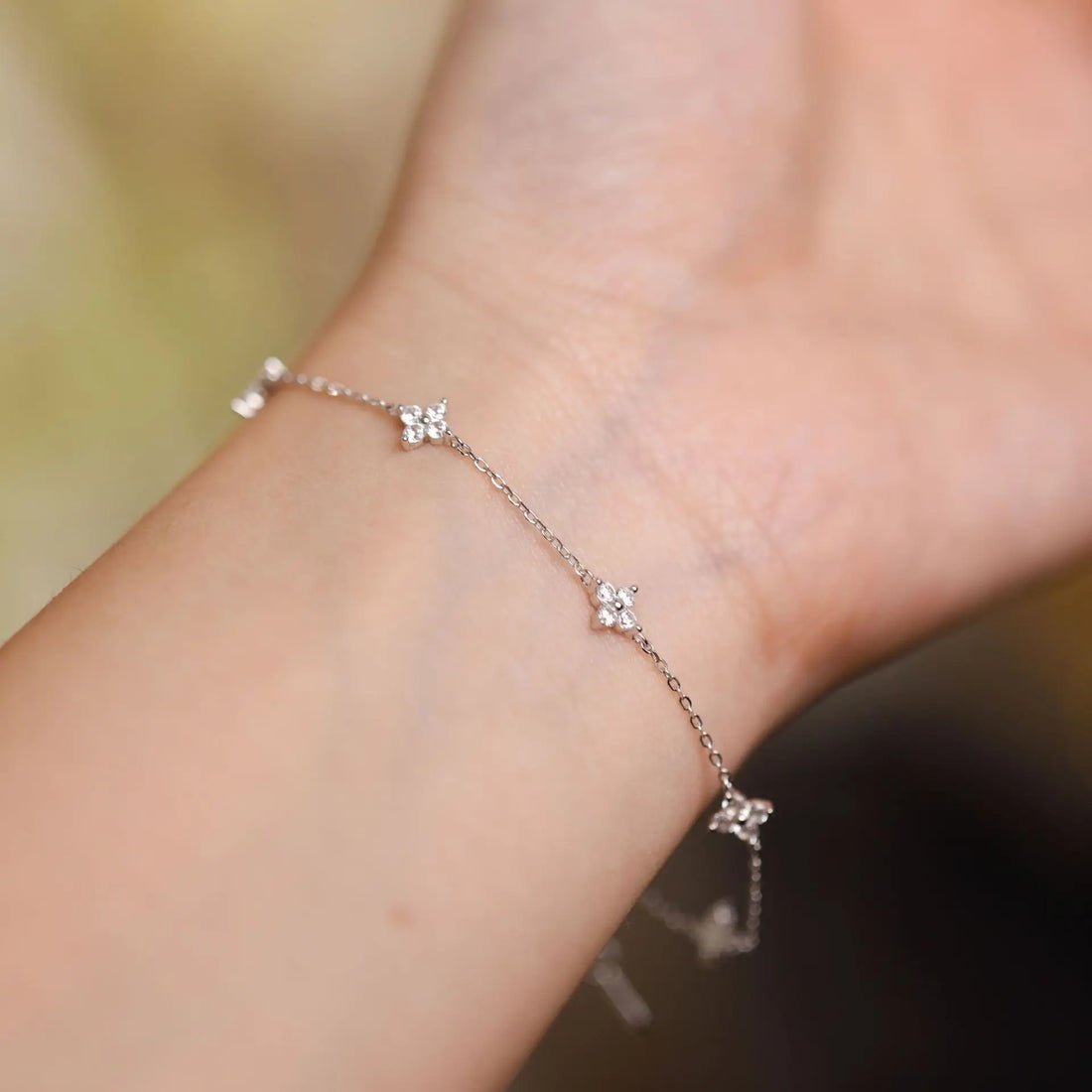 Bling Bling Zircon Four Leaf Flower Chain Bracelet for Women Niche Simple Desgin Party Jewelry Accessories