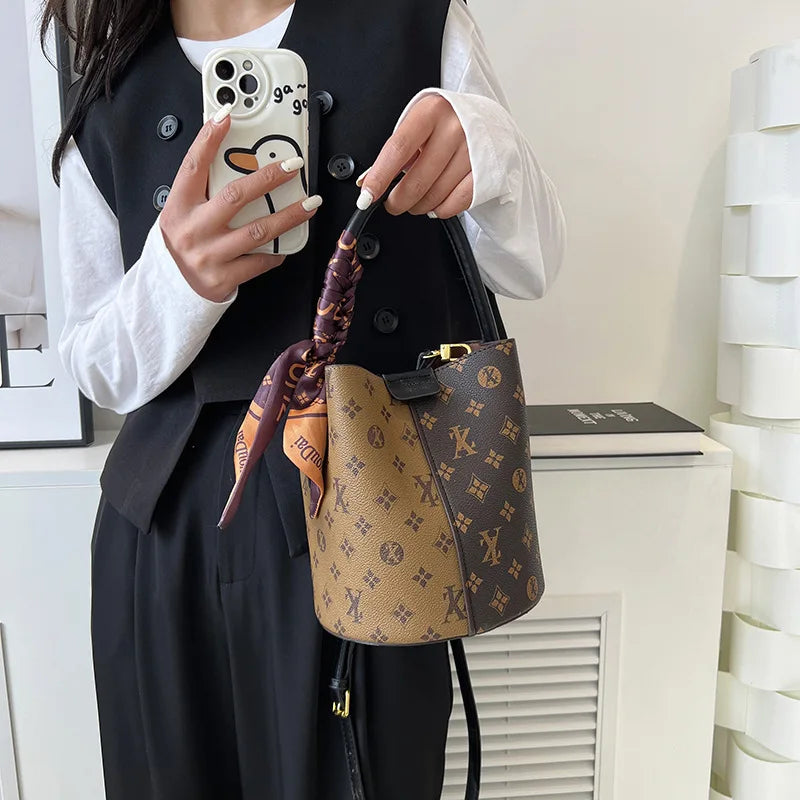 NEW Luxury Designer Women'S Shoulder Bag High-End Fashional Water Bucket Bag Crossbody Bags Unique Women Clutch Travel Tote Bag