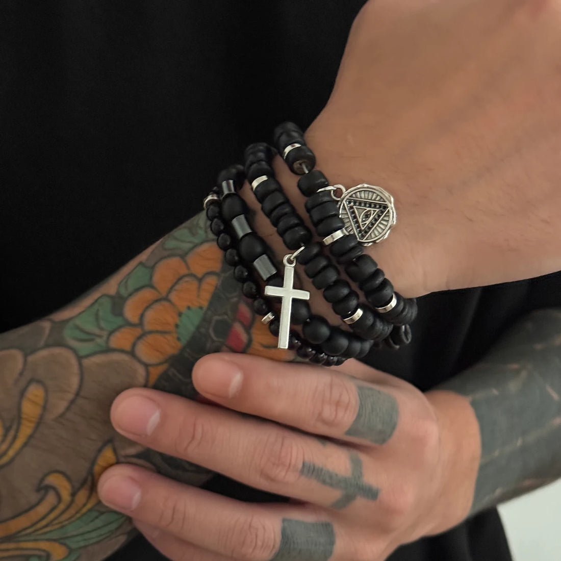  Ingemark 4Pcs/Set Trendy Stackable Acrylic Cross Pendant Bracelets Men Vintage Resilient Black Beaded Bangle 2026 New Jewelry