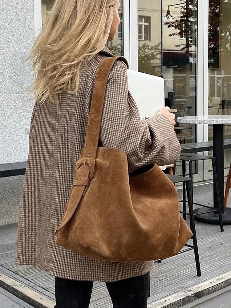 2025 New Retro Bag Brown Large Capacity Shoulder Bag, Underarm Bag, Crossbody Bag Fashion and Leisure Daily Commuter Women's Bag