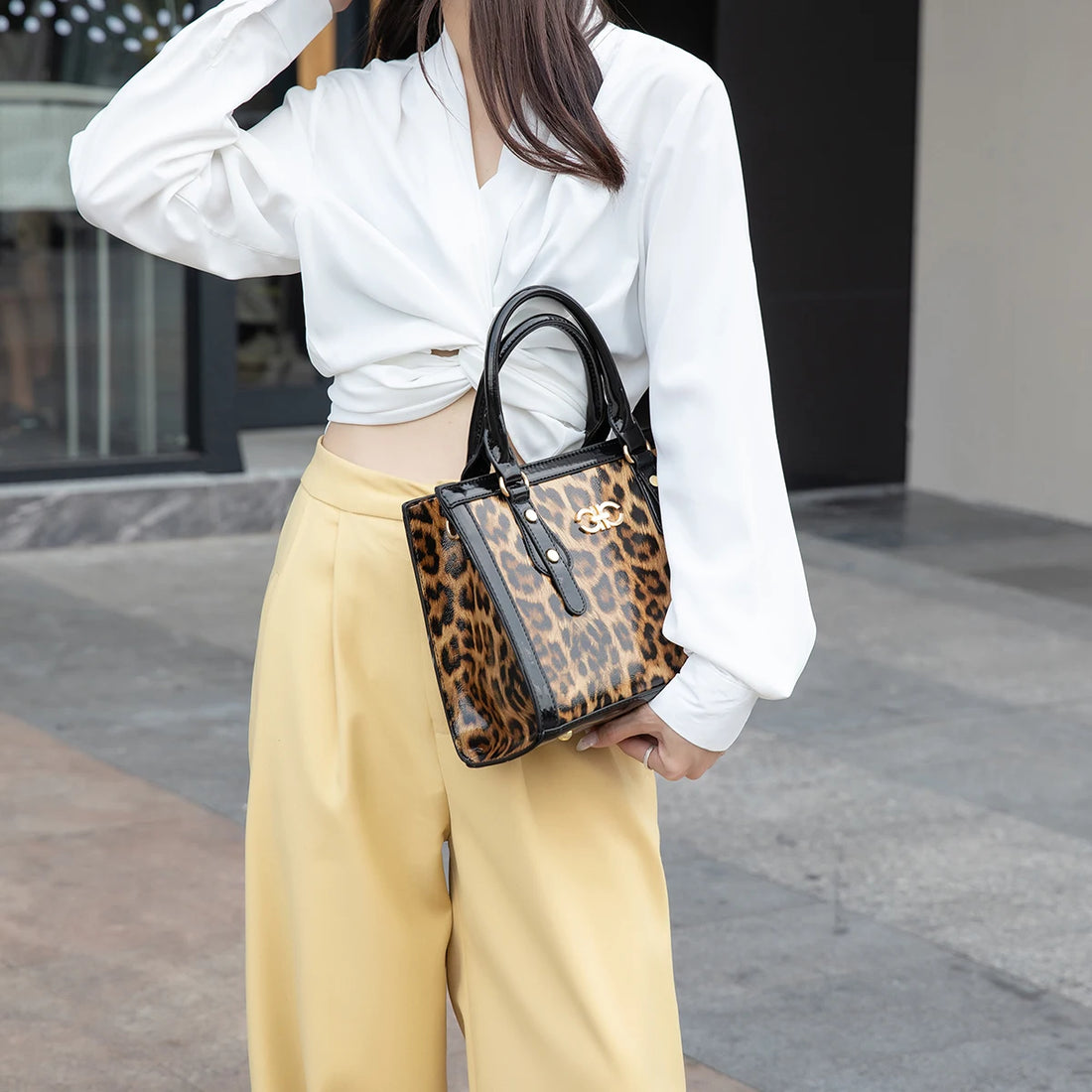 Fashionable Leopard Print Handbag, Large Shoulder Bag, Mature and Elegant, Can Hold Mobile Phones, Cosmetics, Lipsticks, and Perfumes, Suitable for Daily Commuting and Casual Use, Ideal for Women's Office Business Casual Use