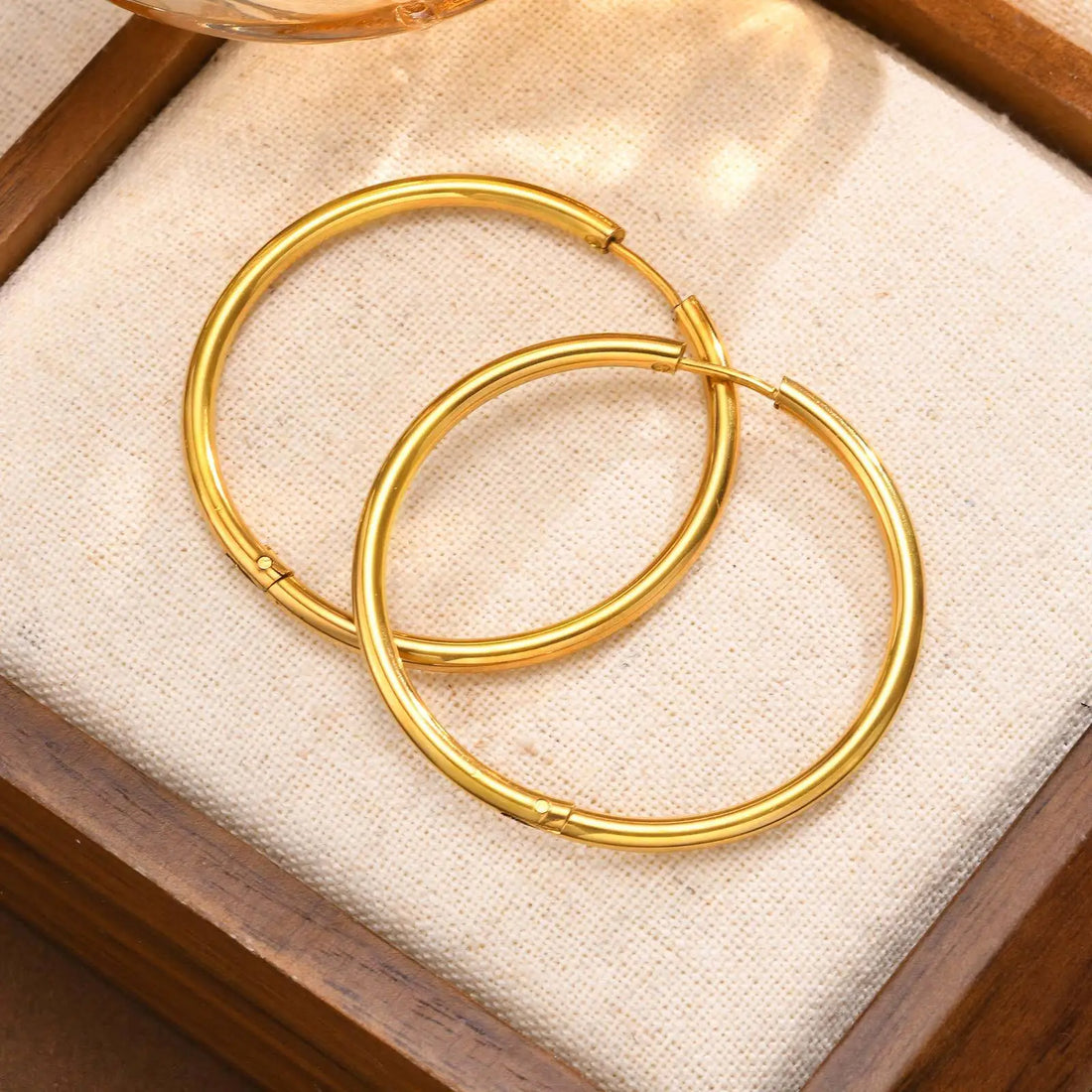 Vnox 20mm/25mm/30mm/40mm Hoop Earrings For Women Girls,Stainless Steel Hoops Pendent 1 Pair Earrings,Fashion Jewelry Gift To Her